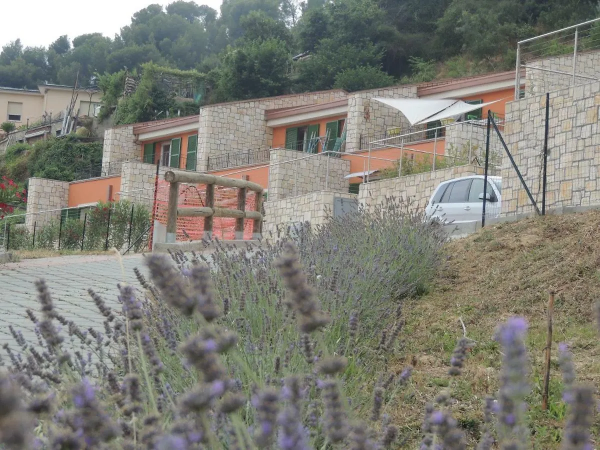 アパート Appartamento Agriturismo Un Mare Di Fiori ヴェンティミーリア