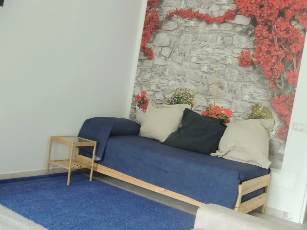 アパート Appartamento Agriturismo Un Mare Di Fiori ヴェンティミーリア イタリア